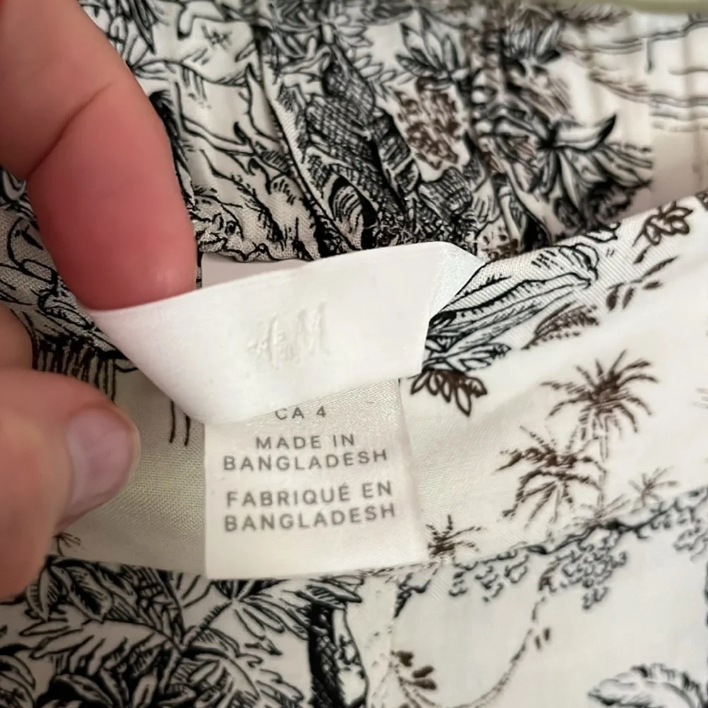 H & M shorts size 4 - Picture 3 of 5